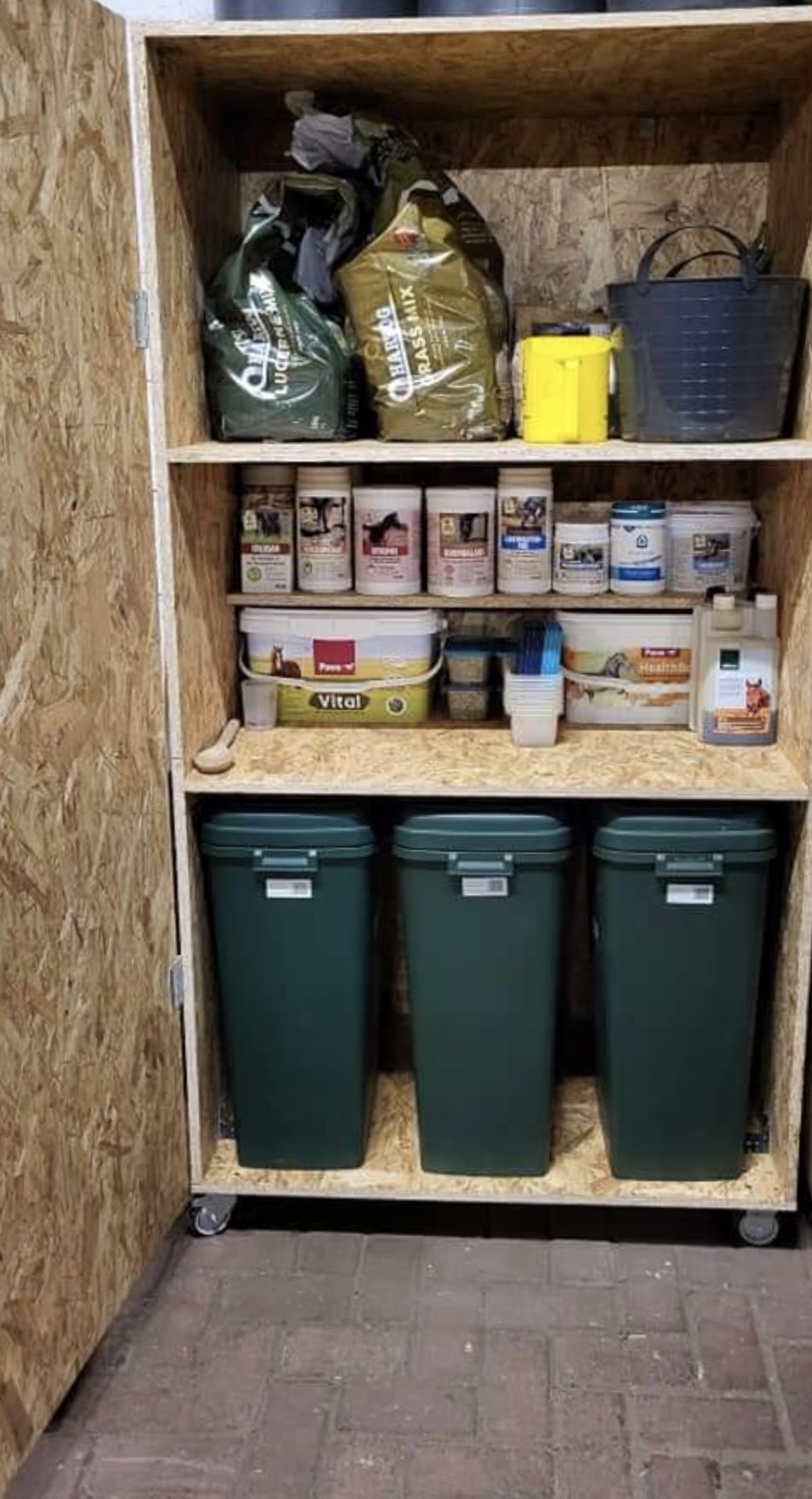 Voerkast, zadelkast of concourskast